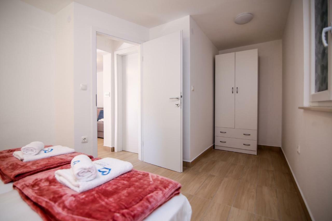 Apartamento Apartman L&A Biograd Na Moru Exterior foto